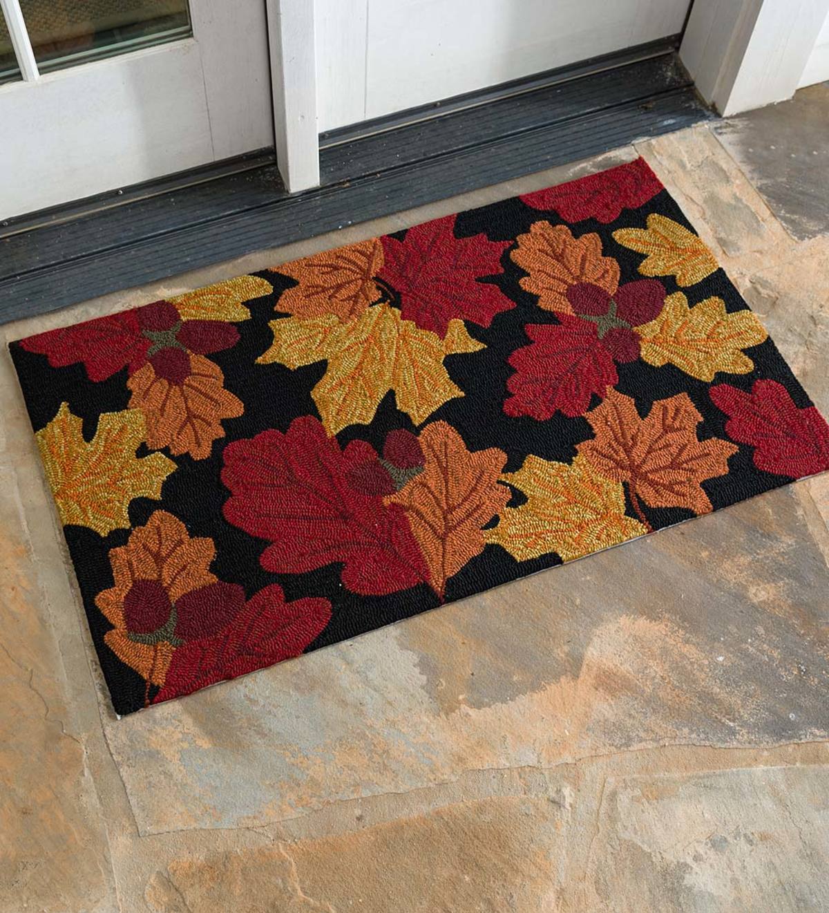 Falling Leaves Indoor/Outdoor Hand-Hooked Accent Rug