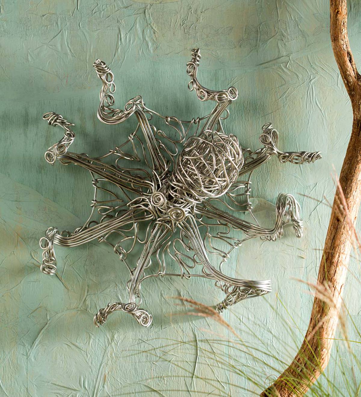 Wire octopus sculpture — HOUSE OF HAMELIN