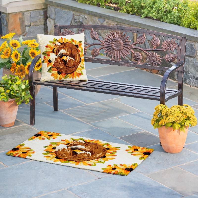 Sleeping Fox and Sunflower Polypropylene Accent Rug