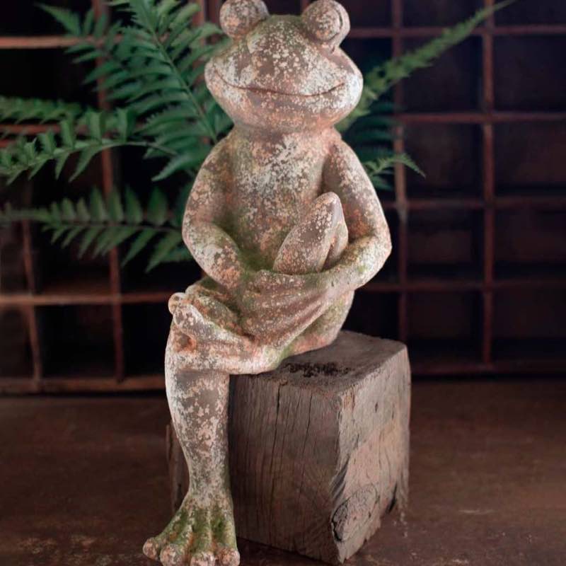 Smiling Frog Garden Statue