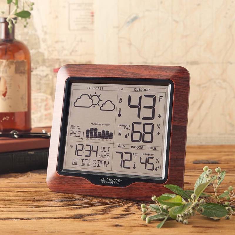 Wood-Finish Forecasting Weather Station with Wireless Remote Sensor