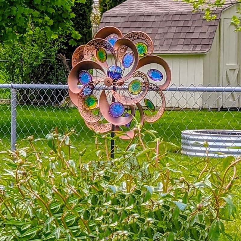 Dual-Motion Glowing Windwheel