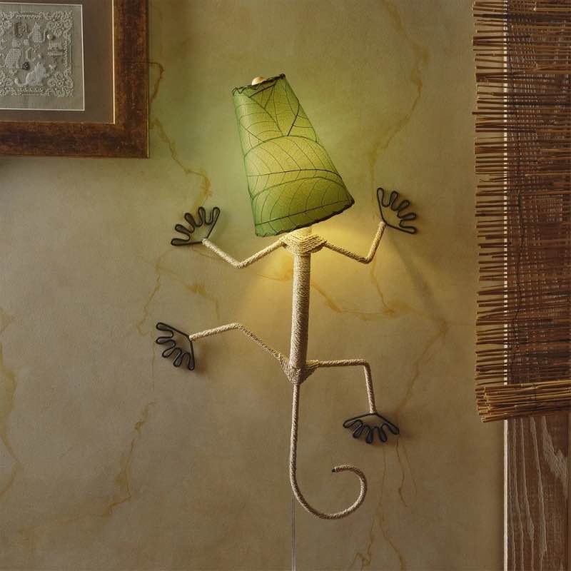 Handcrafted Gecko Wall Lamp - Green