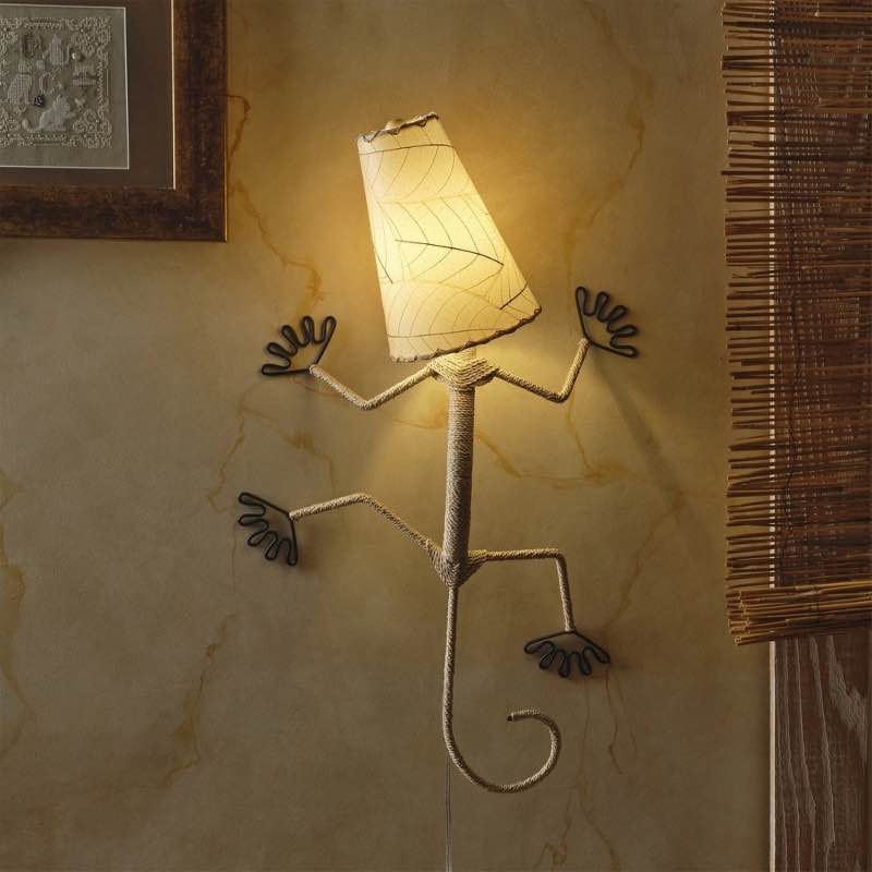 Handcrafted Gecko Wall Lamp - Natural