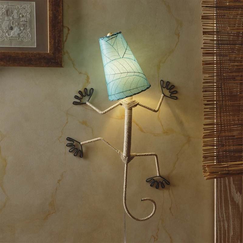 GECKO WALL LAMP