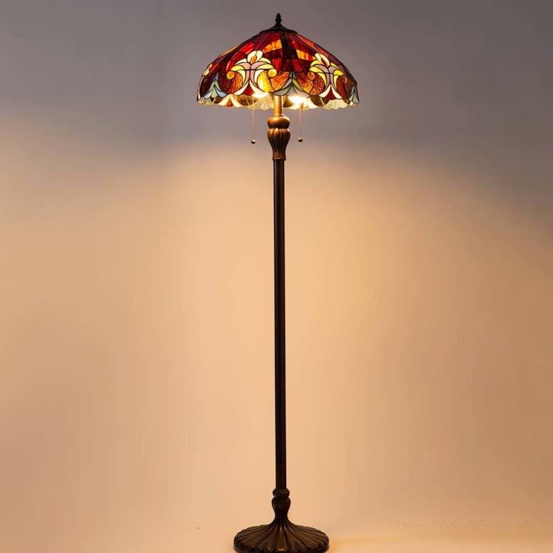 TIFFANY INSPIRD LAMP