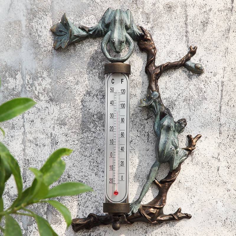 Metal Climbing Frog Wall Mount Thermometer