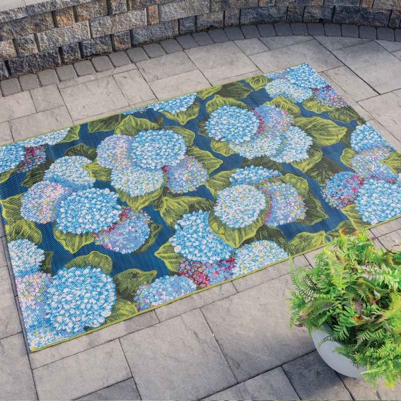 Indoor/Outdoor Hydrangea Blooms Rug