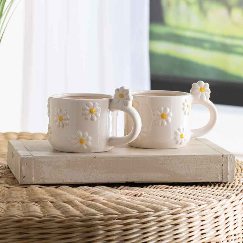 Set of 2 Stoneware Daisy Mugs