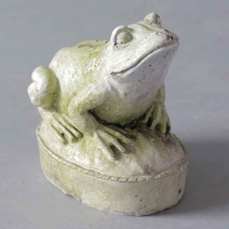 Bitty Frog Statue