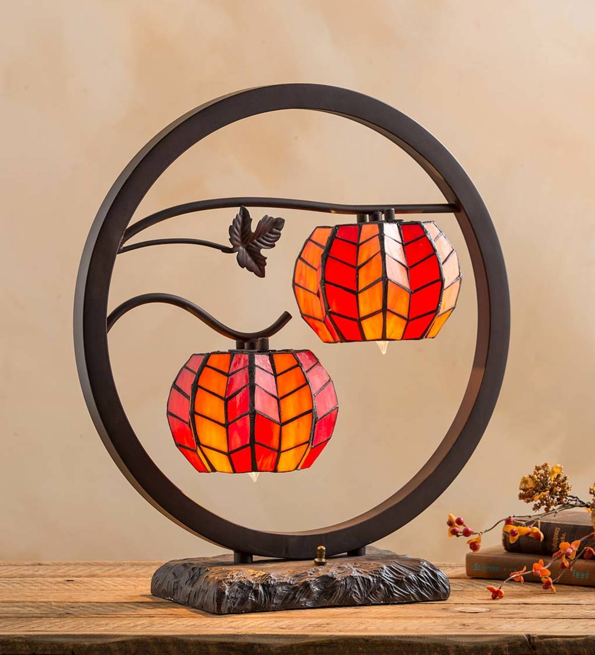 Verzending Grootte pin Double Stained Glass Pumpkin Lamp | Wind and Weather